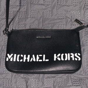 Michael kors wristlet large